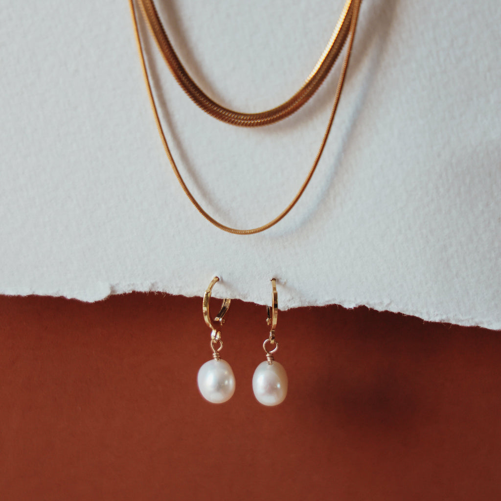 MOLLY 18k gold freshwater pearl earrings